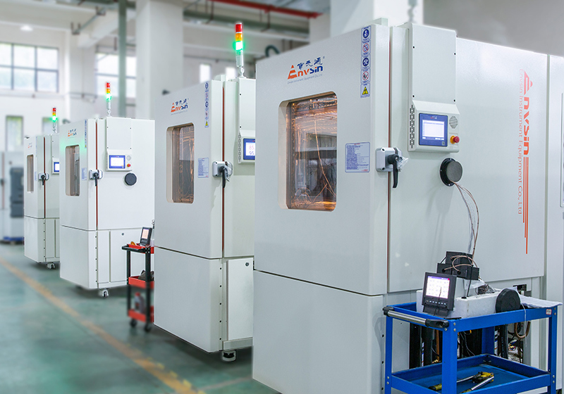 Как выбрать подходящую камеру для испытаний на температуру и влажность для вашего продукта